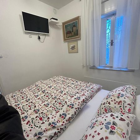 Very Close Studio Apartment Zagreb Bagian luar foto
