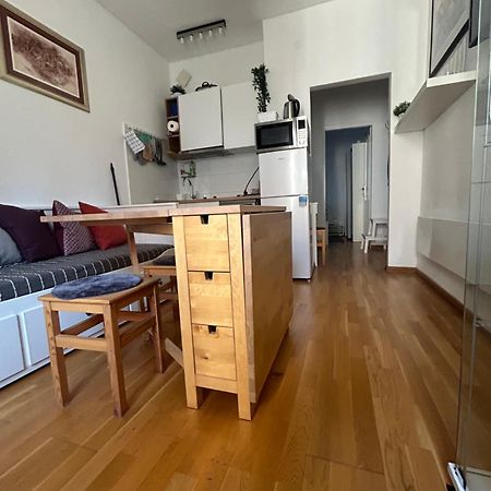 Very Close Studio Apartment Zagreb Bagian luar foto