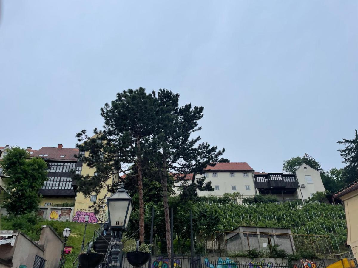 Very Close Studio Apartment Zagreb Bagian luar foto