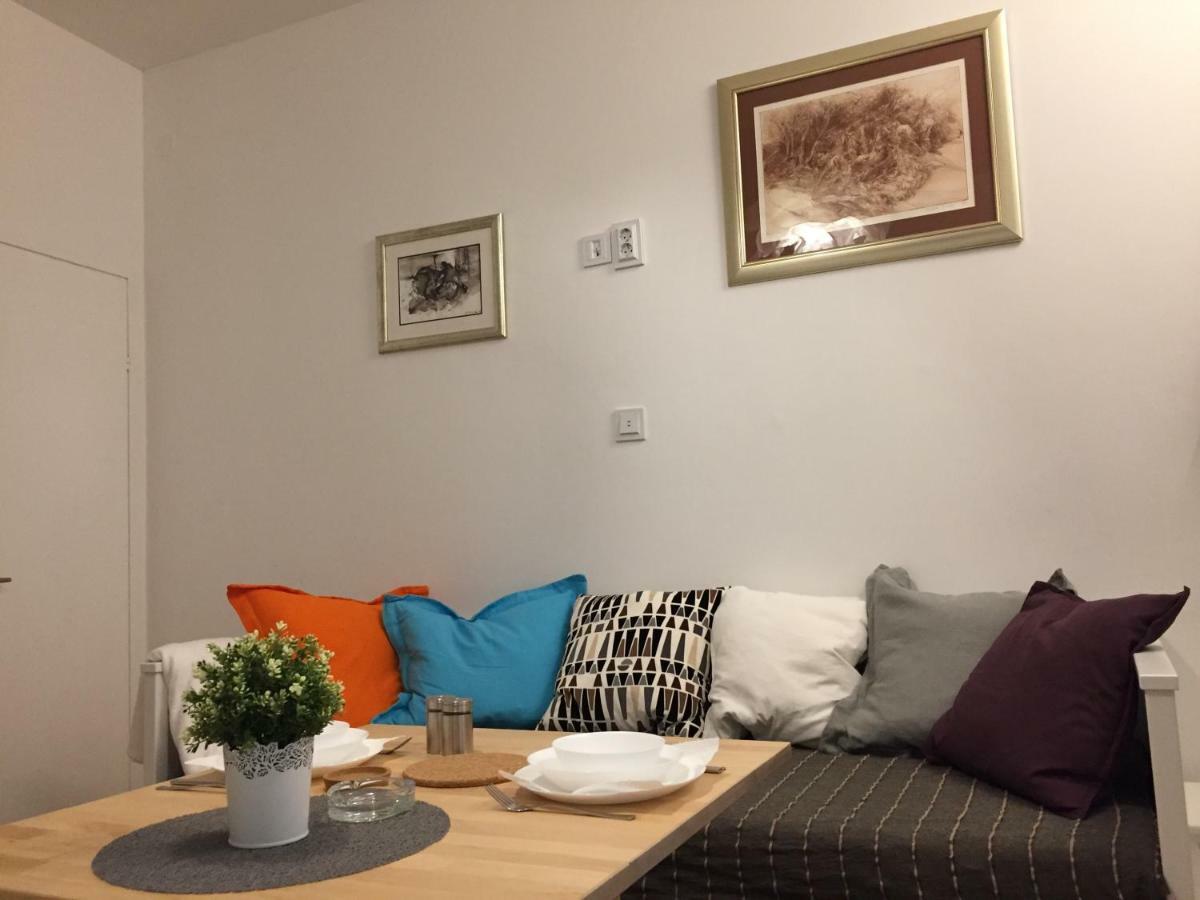 Very Close Studio Apartment Zagreb Bagian luar foto