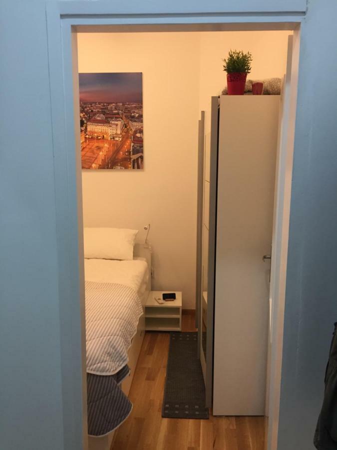 Very Close Studio Apartment Zagreb Bagian luar foto