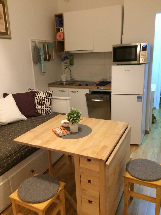 Very Close Studio Apartment Zagreb Bagian luar foto