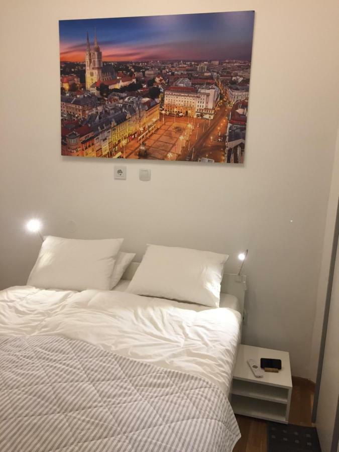 Very Close Studio Apartment Zagreb Bagian luar foto