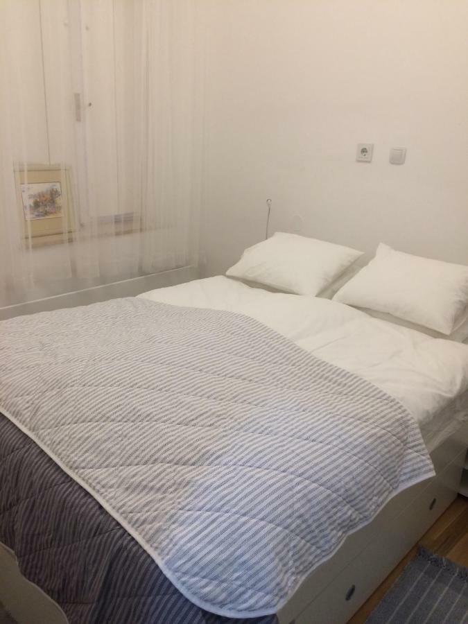 Very Close Studio Apartment Zagreb Bagian luar foto